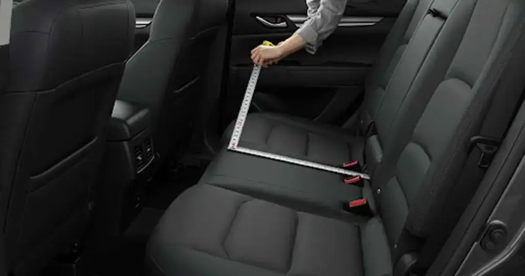 後部座席や荷室は本当に狭いのか？